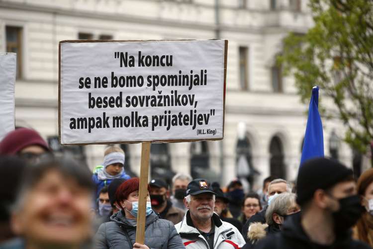 Protivladni protest v Ljubljani.