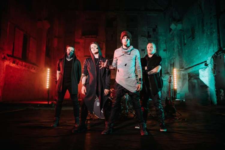 AC/DC,All The Same združitev,bas,Blaž Horvat,Blink 182,bobni,Chris Athens,Dejan Macura,finale,glasbeno,IMSET,Jaka Ažman,Jaka Peterka,kitara,klaviature,moč,največje,Novi,producent,Rita Ora,rock,singl,skupina,slovenska,Svet,Svet slavnih,tekmovanje,vokal