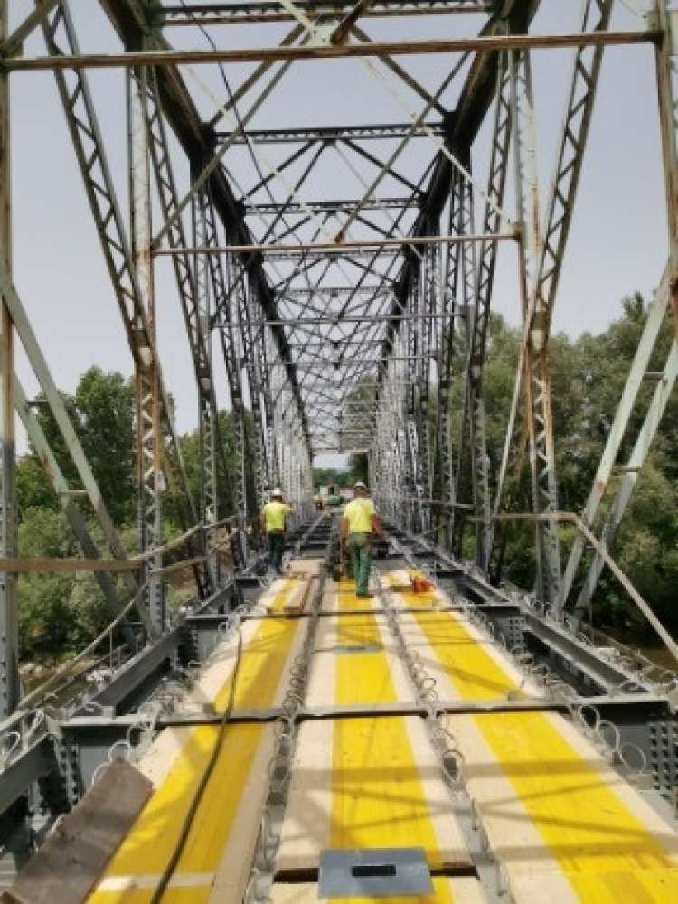 železni-most-čez-krko