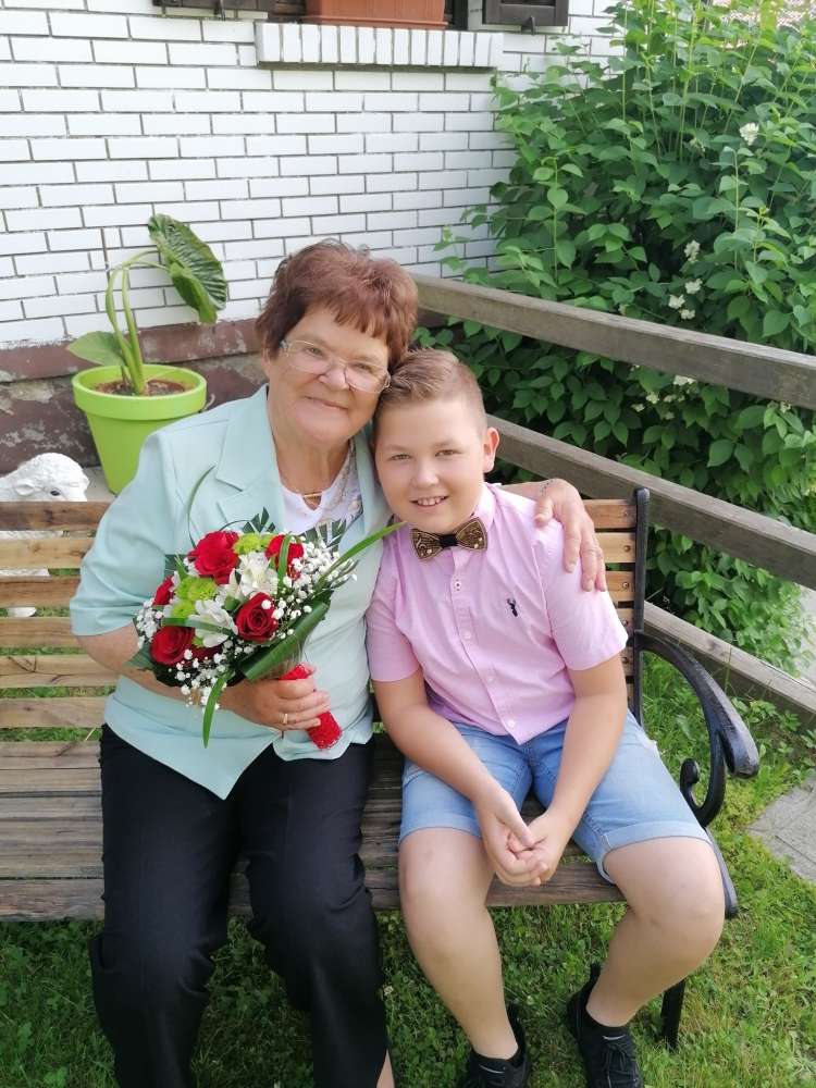Gašper Beuc z babico