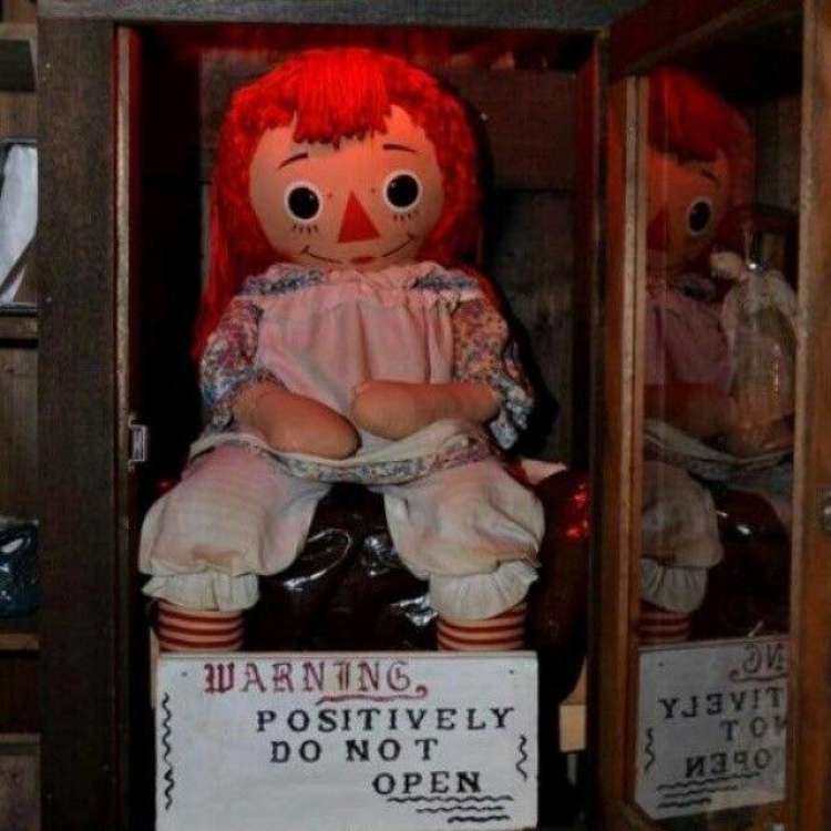 Annabelle je najbolj znana med obsedenimi lutkami.