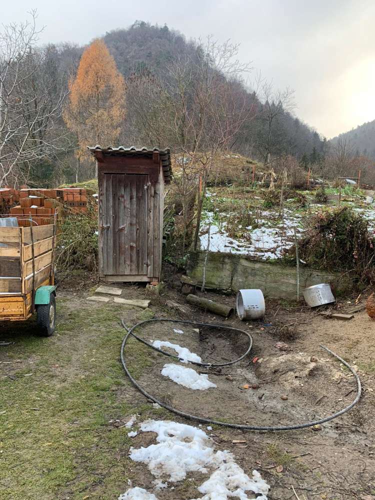 Tudi zunanjega stranišča ni več