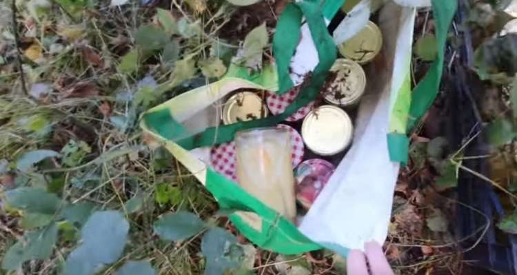 Nika in Dominik sta se skupaj s Stanko odpravila obiskat Vučjo Gomilo, kjer so v začetku avgusta zabrnele kamere resničnostnega šova Kmetija. Na posestvo sicer niso smeli stopiti, saj so jih opozorili, da gre za privatno zemljišče, so se pa sprehodili na ob robovih in s pogledom na objekte obujali spomine.