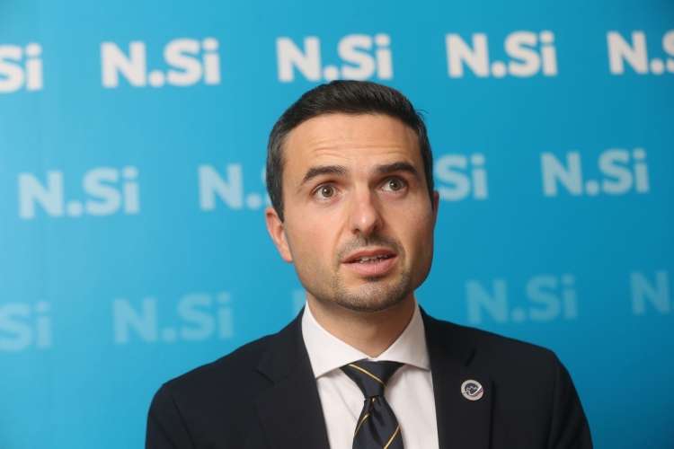 Matej Tonin kljub odstopu še naprej brani Jožeta Podgorška. Ta je namreč kandidat za poslanca NSi.