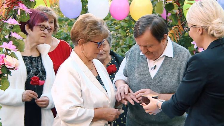 Miroslav Košir in Julijana Štilec - Oba sva vdovca in zavedava se, da preteklosti ne moreva izbrisati. Imela sem čudovitega moža, s katerim sva vzgojila štiri hčerke in z delavskima plačama zgradila hišo. Ni bilo lahko, saj je bilo veliko garanja in odrekanja, a se je splačalo.