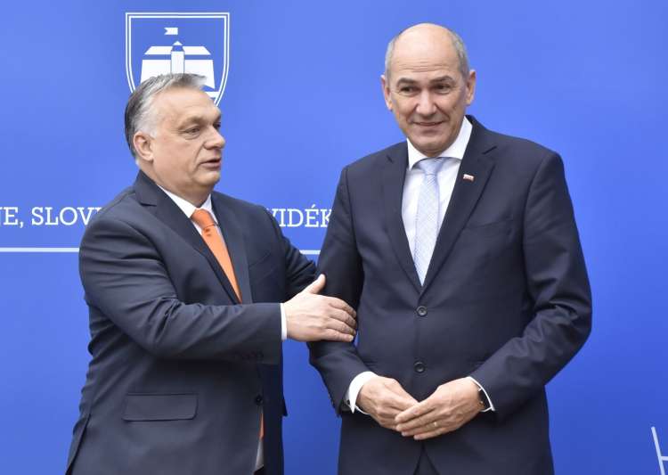 Janez Janša je Slovenijo podredil interesom madžarskega prijatelja Viktorja Orbana.