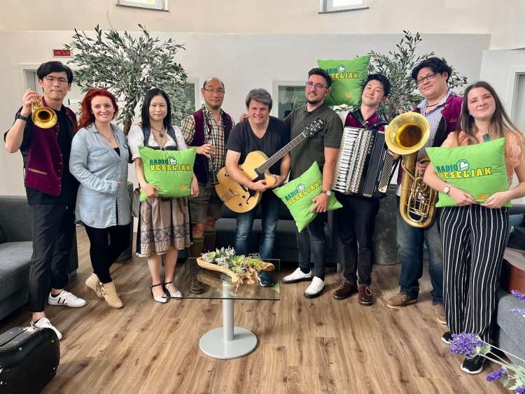 Tokio Spitzbuam, Janja Ulaga, Satoko, Žiga Deršek in Anja Furjan.