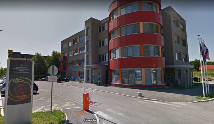 Lastnik podjetja SCL ima stalno bivališče na naslovu Centra za socialno delo Maribor, kar pomeni, da gre za brezdomca.