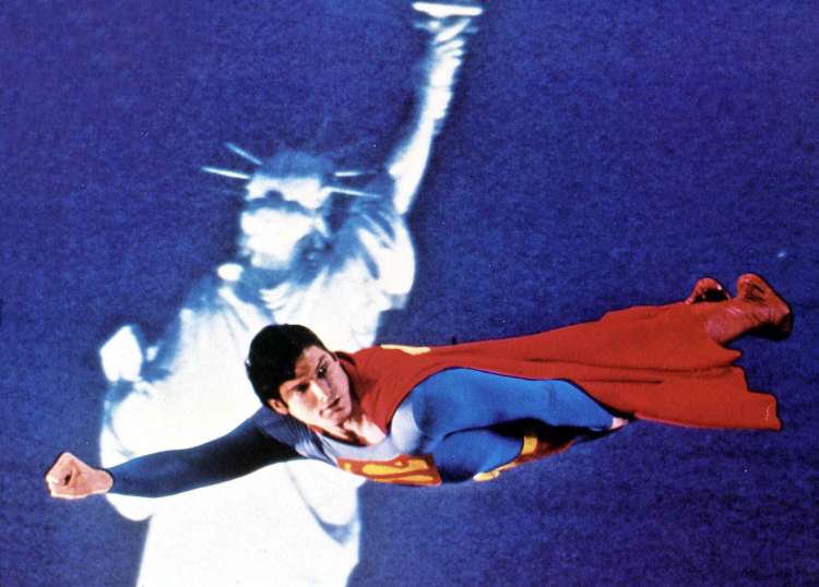 Legendarni film Superman je iz leta 1978, v glavni vlogi žal že pokojni Christopher Reeve.