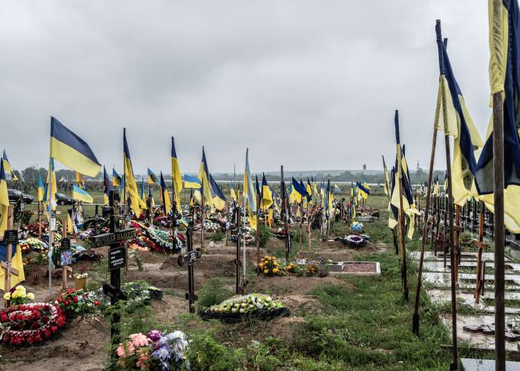 Vojaško pokopališče v Ukrajini.