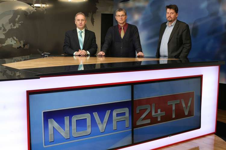 Pomembno vlogo pri volilni kampanji SDS je imela tudi strankarska televizija Nova24TV in njen prvi mož Boris Tomašič (desno).