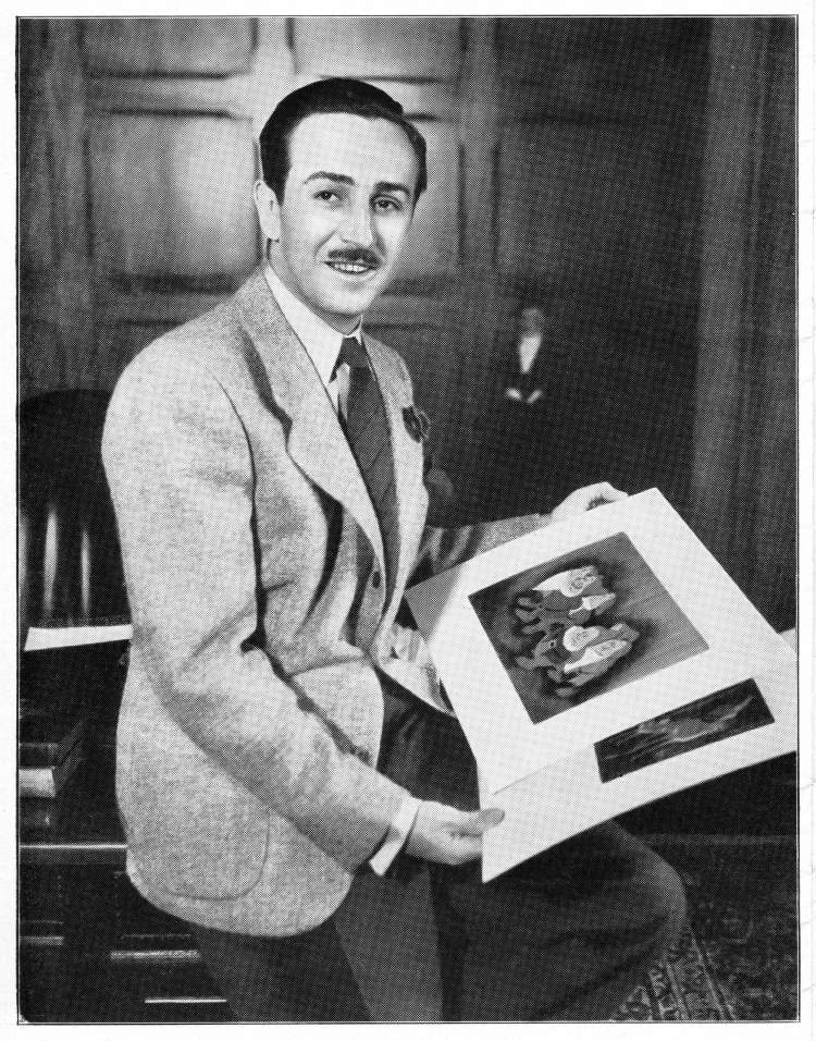 Walt Disney v svoji pisarni