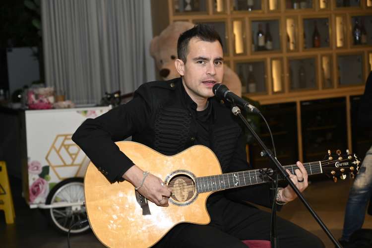 Omar Naber 25_01