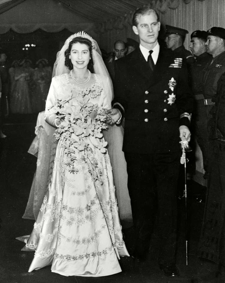 Opulentna poročna obleka kraljice Elizabete, 1947