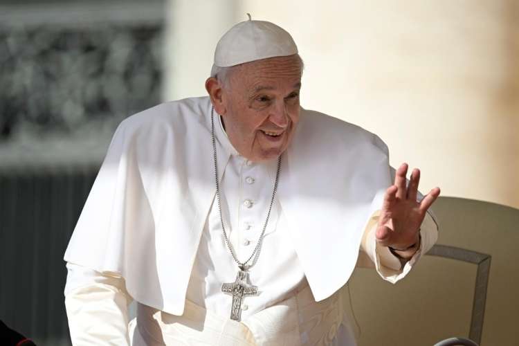 Papež Frančišek je v Slovenijo poslal posebnega odposlanca.