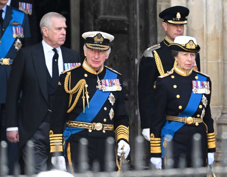 Princ Andrew, vojvoda yorški, Kralj Charles III, Princ Edward, Grof Wessexa, Anne,Princesa.jpg