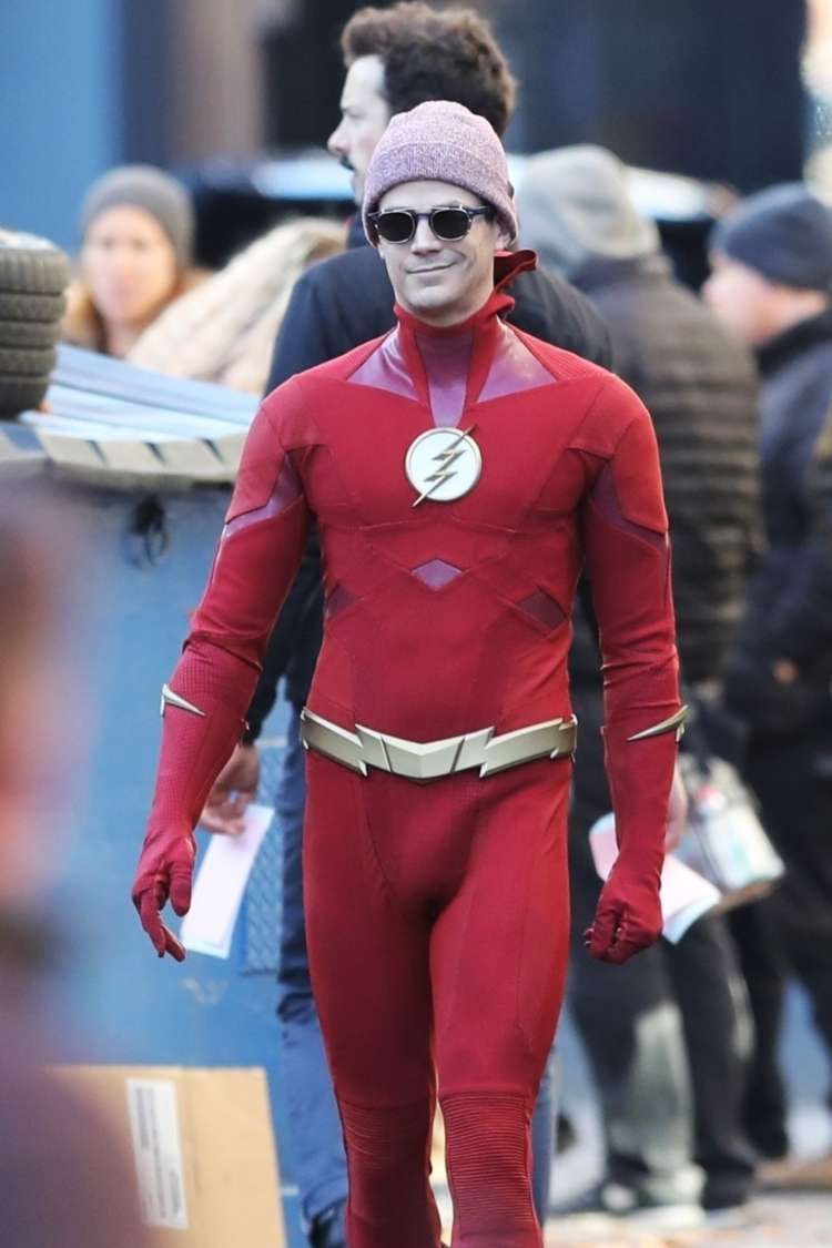 Grant Gustin was on set of 'The Flash'.jpg