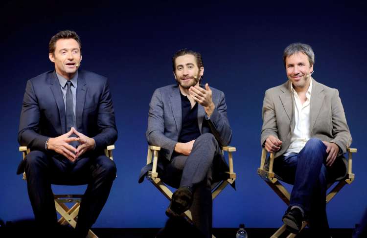 Jonathan Hordle, Hugh Jackman, Jake Gyllenhaal in Denis Villeneuve - Prisoners.jpg