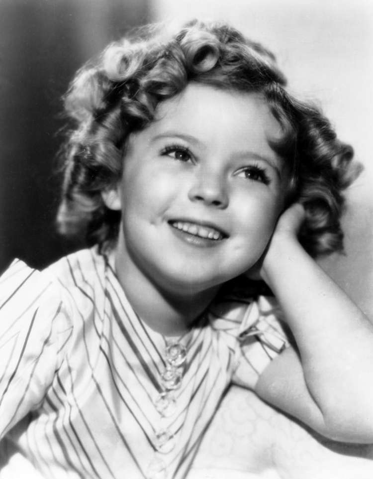Shirley se je rodila 23. aprila 1928 v Santa Monici v Kaliforniji.
