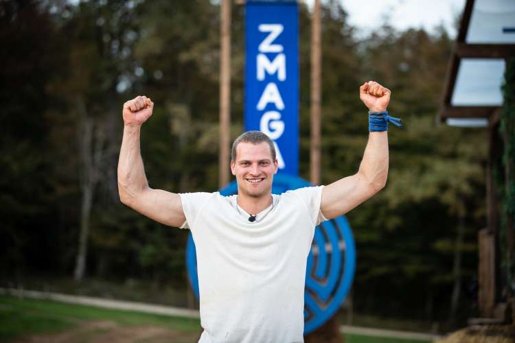 Tom Zupan - Da. Ob prihodu v šov sem bil prepričan, da lahko zmagam, če bom imel dovolj sreče, je pa res, da nikoli pa ne veš, kaj te čaka in kako se stvari obrnejo,« nam je iskreno priznal Tom, ki ne skriva širokega nasmeha in veselja ob osvojitvi titule zmagovalca Kmetije 2022.
