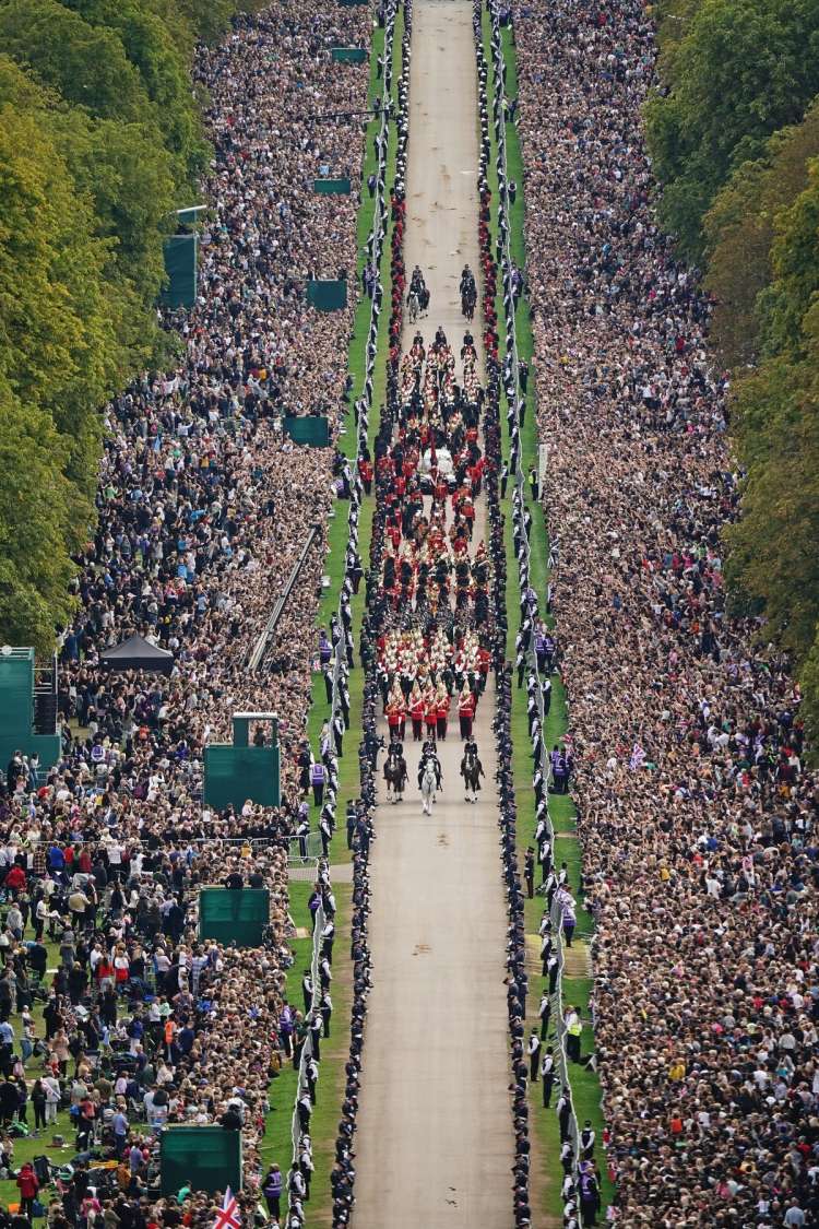 Pogreb britanske kraljice Elizabete II. in spremljajoči dogodki so stali davkoplačevalce približno 1