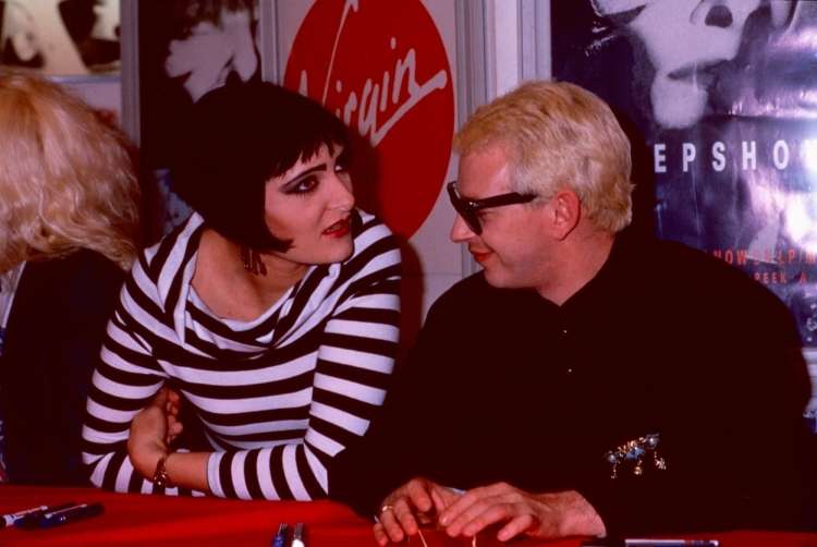 Siouxsie sredi osemdesetih s Stevenom Severinom