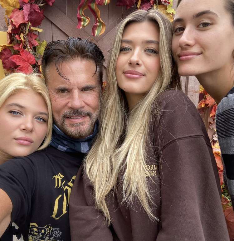 Lorenzo s svojimi hčerkicami