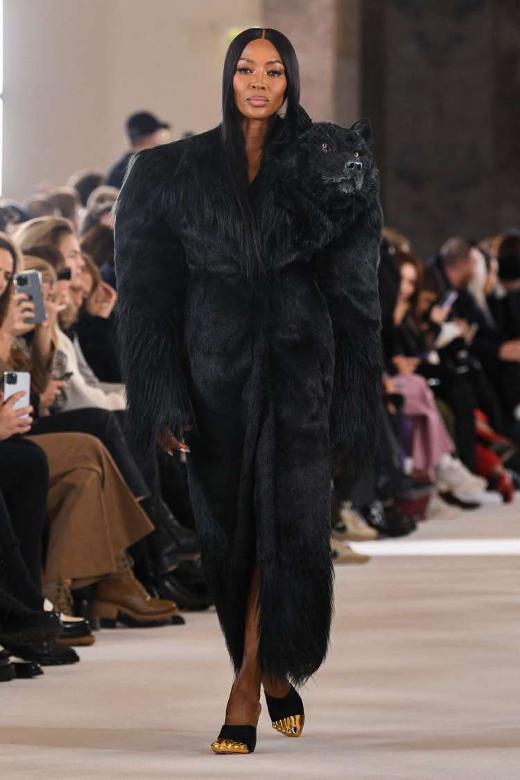 Naomi Campbell je nosila volkuljo.