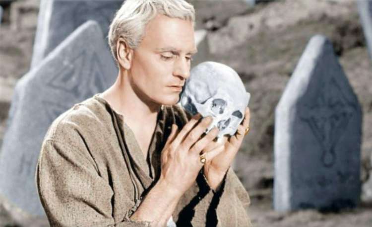 Laurence Olivier je bil nominiran desetkrat, Oskarja pa je dobil le za vlogo v Hamletu (1948).
