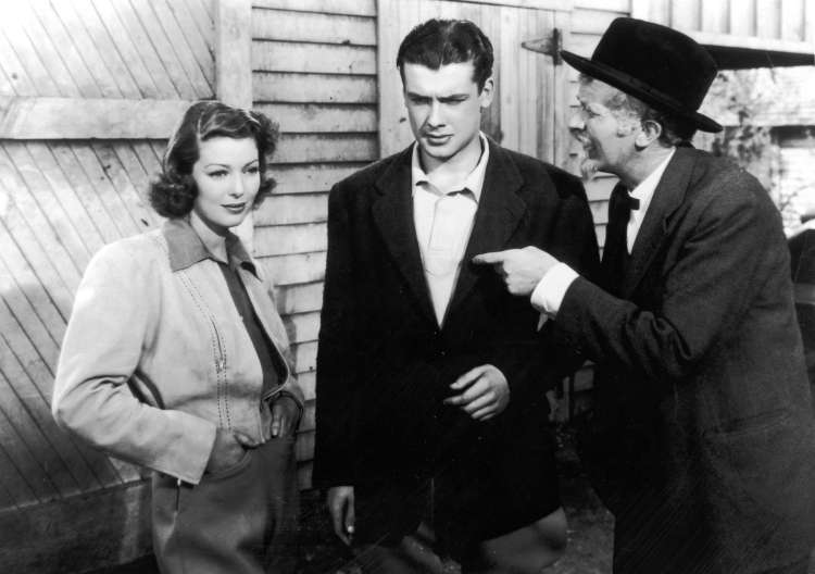 Za vlogo Petra Goodwina v Kentucky (1940) je prejel drugega Oskarja.