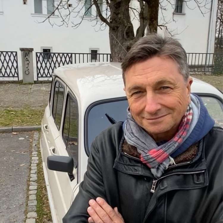 Borut Pahor in njegova katrca.