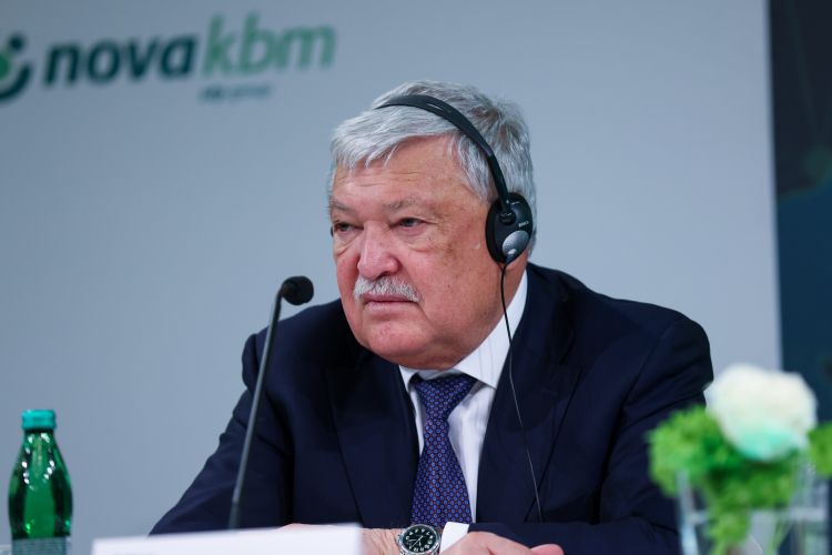 sándor-csányi, john-denhof