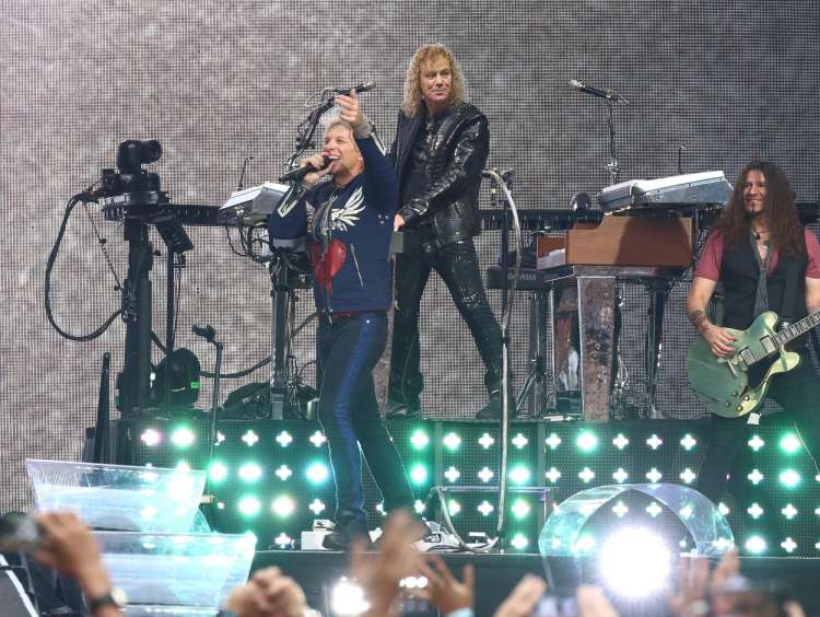 Bon Jovi so stalni gosti na Wembleyu, bili so zadnji na starem, igrajo tudi na novem kot tu 2019.