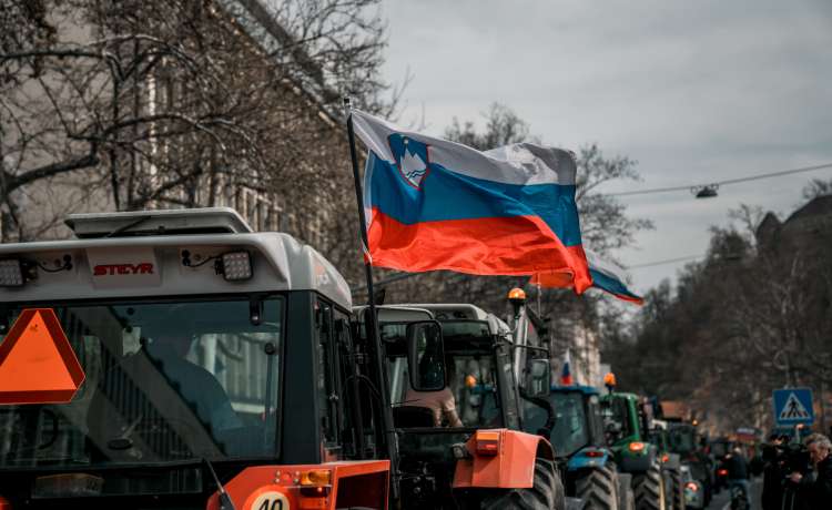 protest-kmetov, traktor