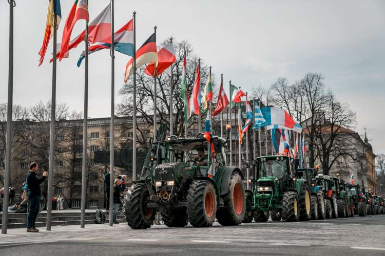 protest-kmetov, traktor