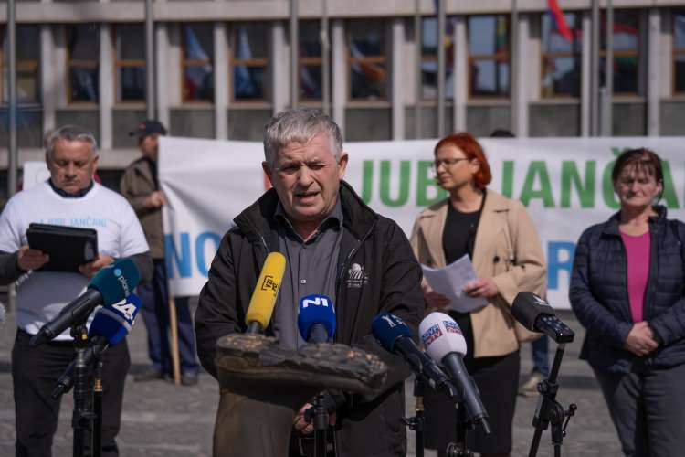 protest-kmetov