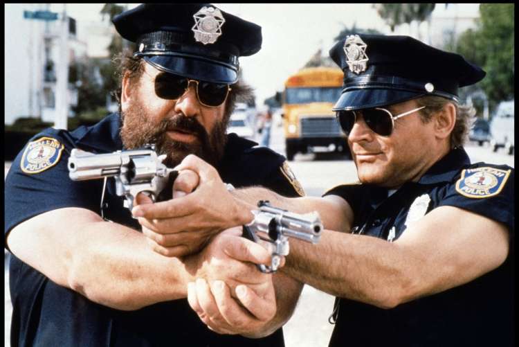 Ena zadnjih skupnih komedij, kjer sta v vlogi policistov v Miamiju.