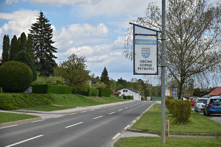 Gornji Petrovci, simbolična