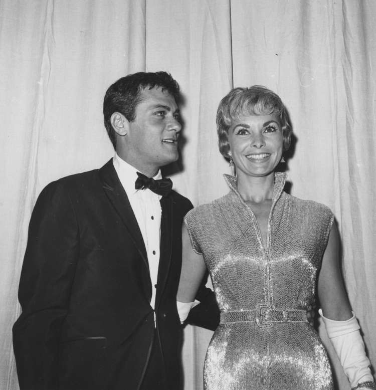 S prvo ženo Janet Leigh na podelitvi Oskarjev. V zakonu sta se jima rodili igralki Alexandra in Jami