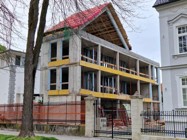 Vila, ki jo v Mariboru gradi Rok Snežič.