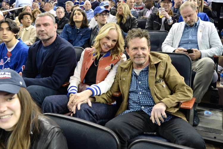 Tracy Pollan in Michael J. Fox na hokejski tekmi pred kakim mesecem v Madison Square Gardnu. Ljubeze