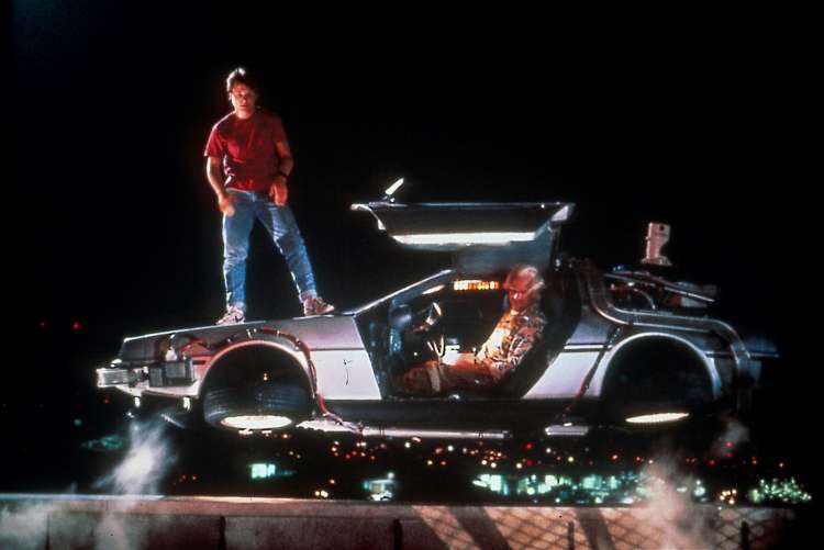 Trilogija Nazaj v prihodnost je ena od ikon filmov osemdesetih. Marty, Doc in slavni DeLorean. Nepoz
