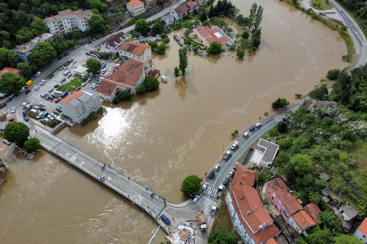 Poplavljanje Zrmanje v Obrovcu.