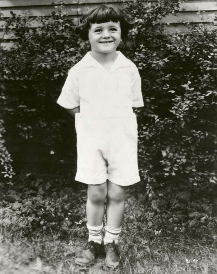 Rock Hudson na obisku pri babici leta 1929, star 3 leta in pol.