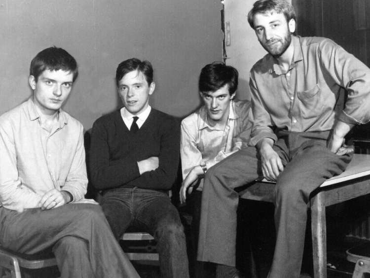Angleška skupina Joy Division je bila zelo kratkega veka, a je v zgodovini glasbe pustila velikanski