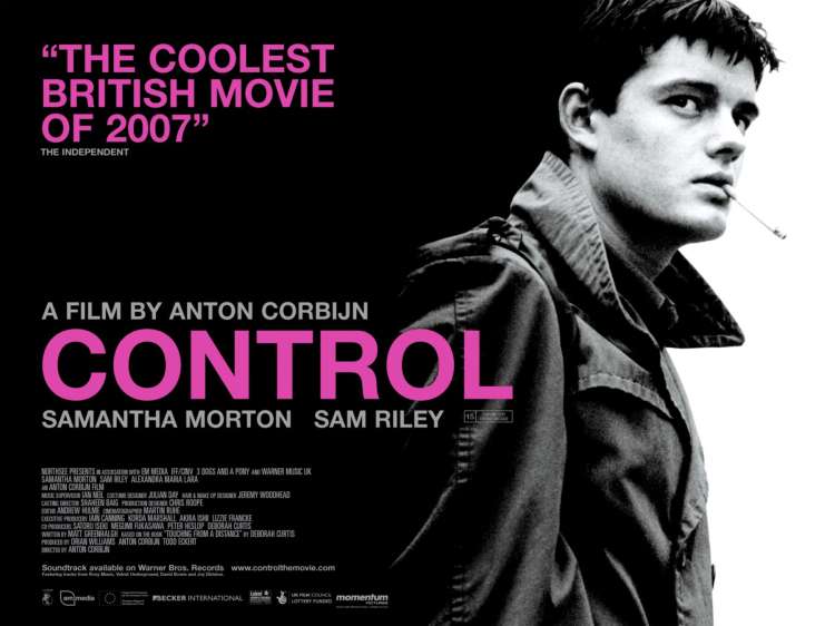 Control (2007) je film s Samom Rileyem in prikazuje zgodbo Iana Curtisa