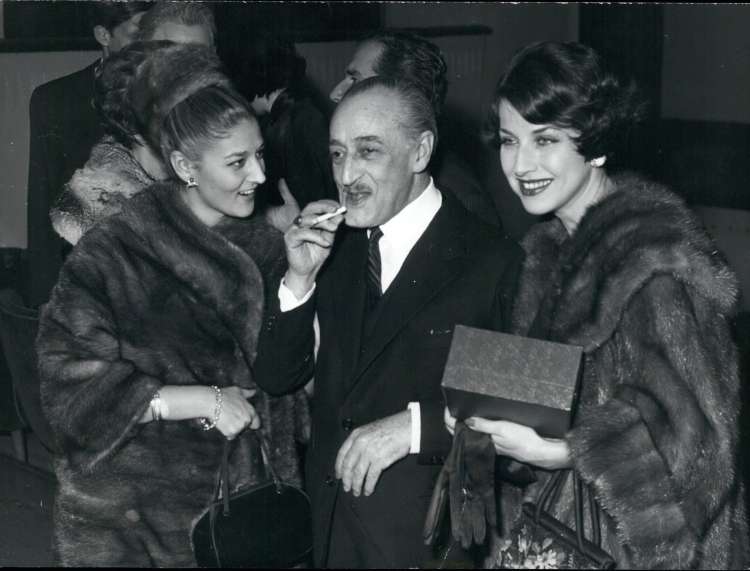 Toto decembra 1963 s svojo mlado partnerko Faldinijevo in hčerko Liliano ob proslavi ob stotem posne