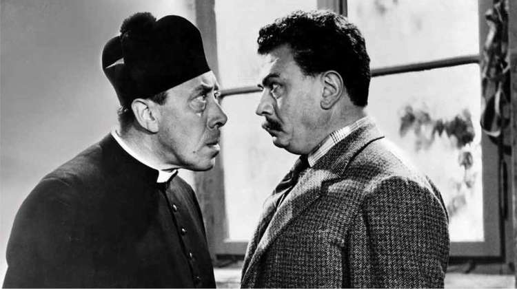 Don Camillo in Peppone, levičarski župan vasice Brescello. Eni najbolj epskih spopadov v komedijah v