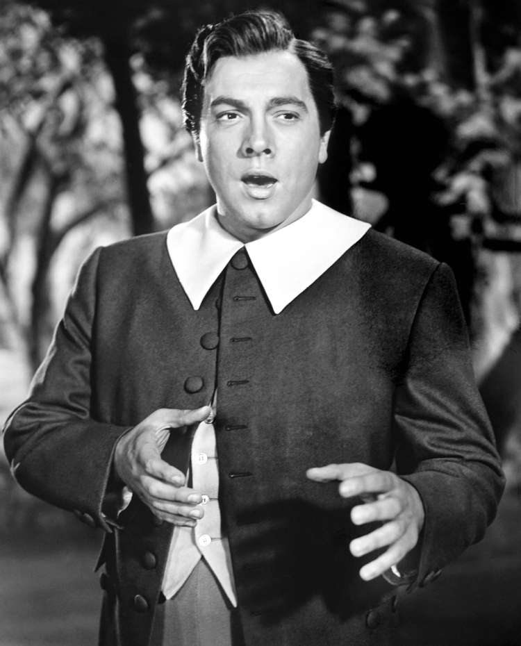Mario Lanza v vlogi Carusa v filmu Veliki Caruso, leta 1951