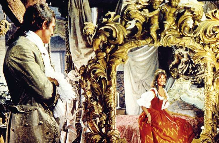 Belmondo in Cardinale v filmu Carthouche (1962), ki ji je prinesel prepoznavnost tudi v Franciji.